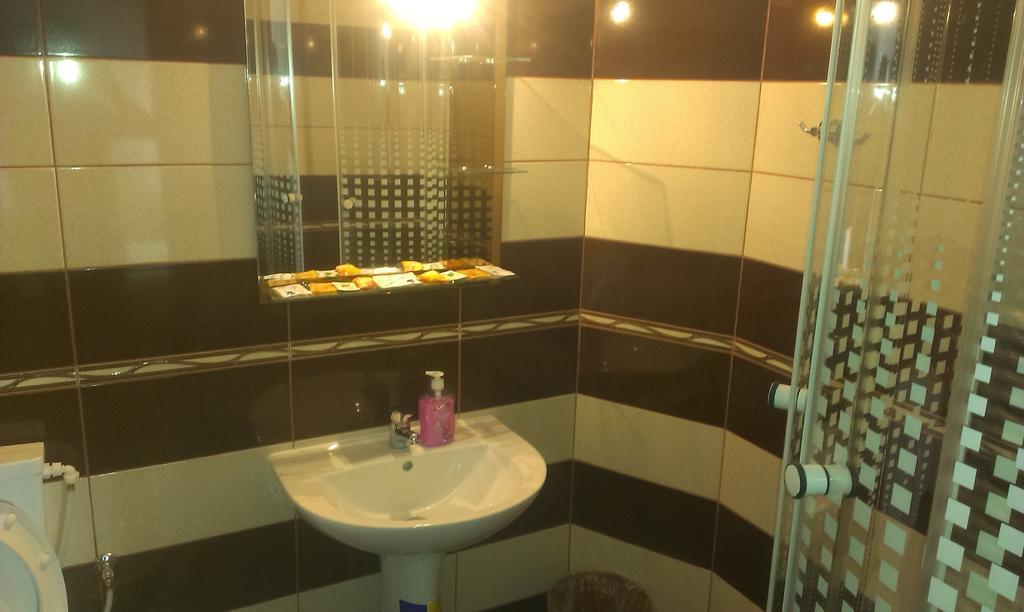 Pensiunea Alex Si Tedi Horezu Habitación foto